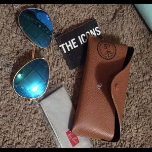 Rayban blue aviators