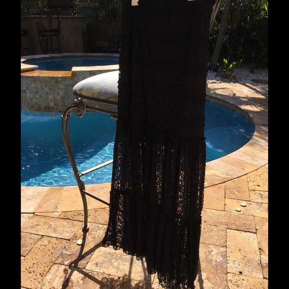 CLOSET CLOSED FOR SUMMER - Picture 2 of 2