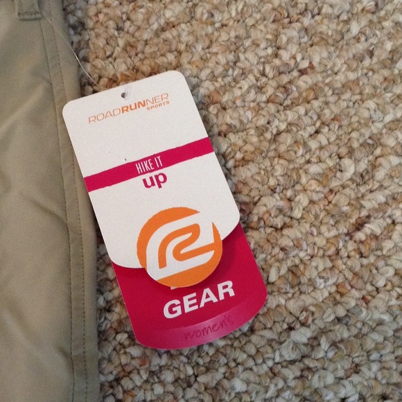 👻 Donating 10/29 🎃 NWT Roadrunner Sports Skirt - Picture 4 of 4