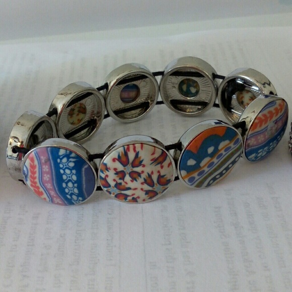 Bracelets - Picture 3 of 4
