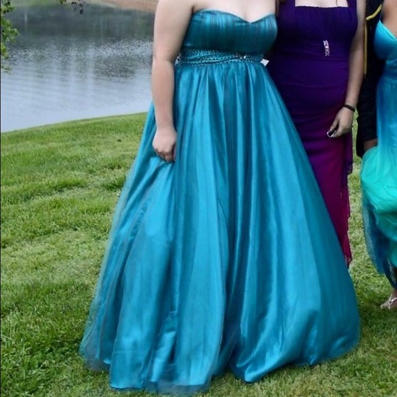 Alyce Paris prom dress - Picture 2 of 4