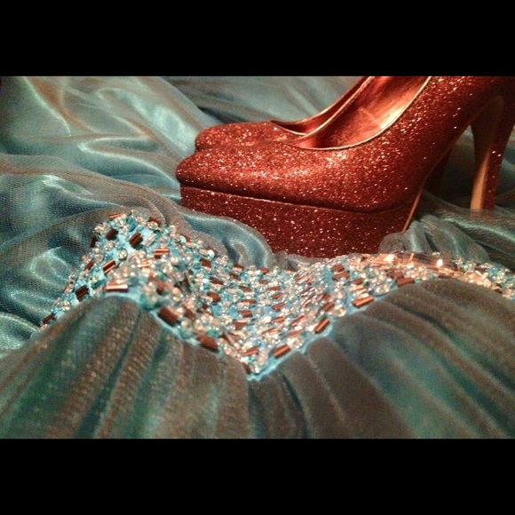 Alyce Paris prom dress - Picture 4 of 4