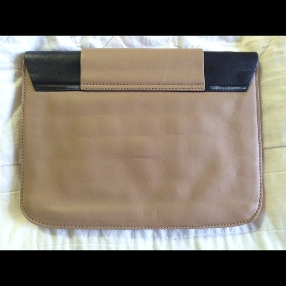 ASOS envelope clutch. - Picture 2 of 4