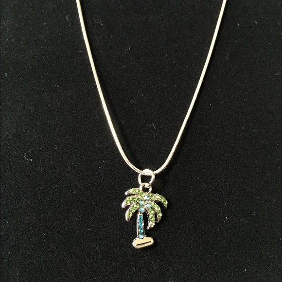 Palm tree necklace - Picture 2 of 2