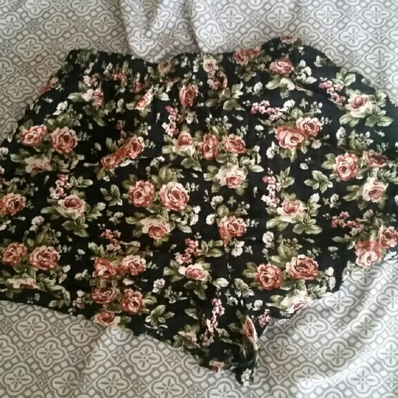 Floral cotton shorts