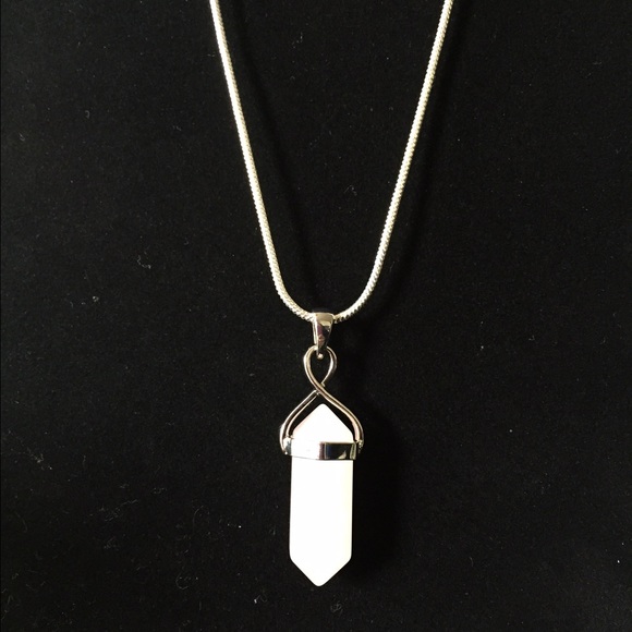 Crystal necklace - Picture 2 of 2