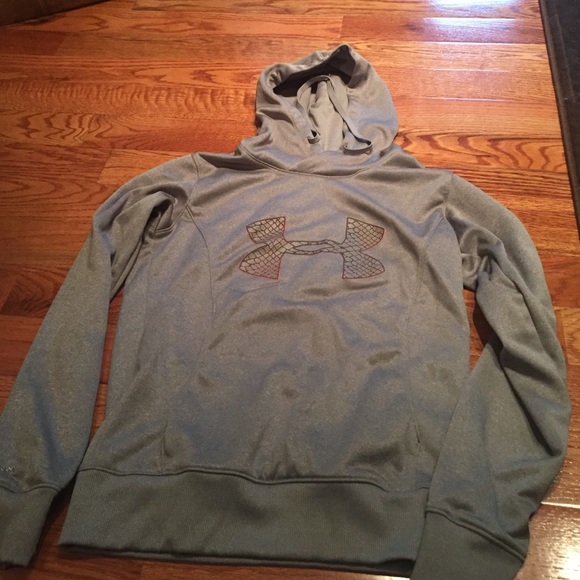 Under Armour small cold hear hoodie