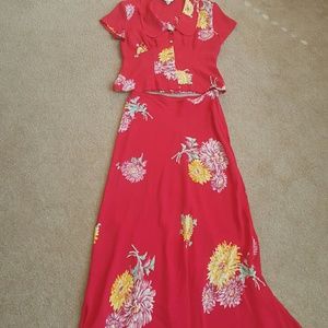 EUC Henri  Bendel floral 2 pcs