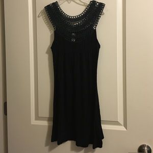 Black tunic with neck detail