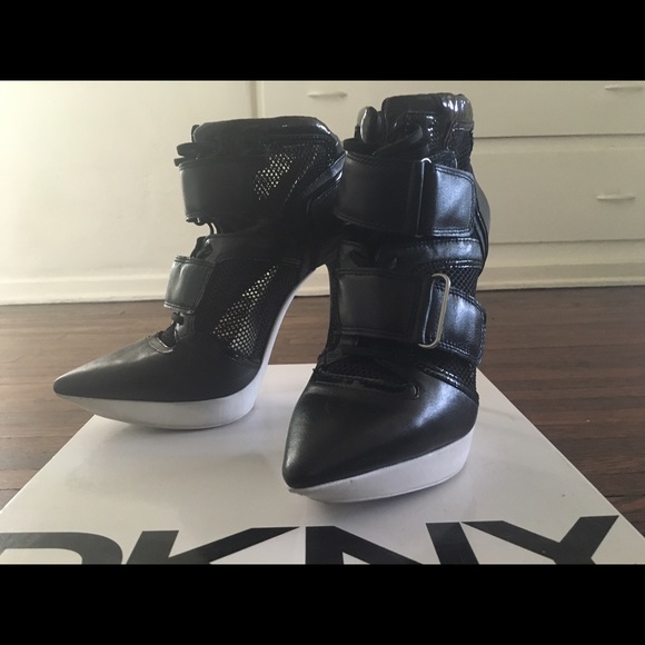 DKNY mesh black pumps