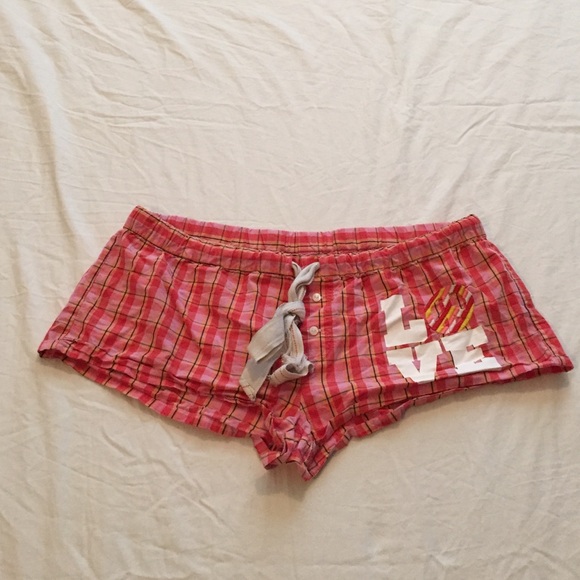 VS Pink boxers