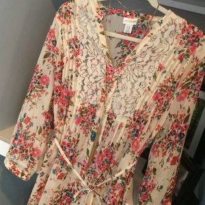 Gorgeous Maternity Blouse!