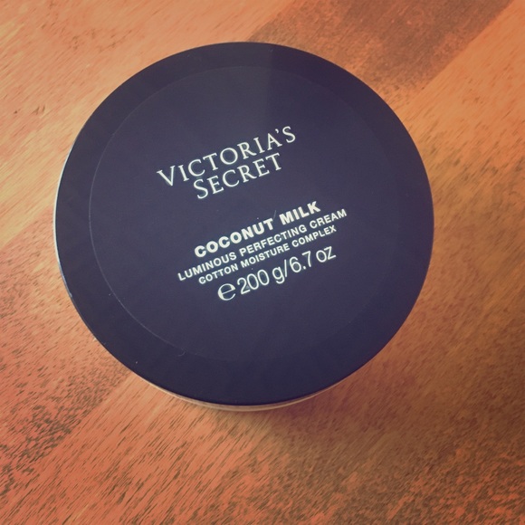 Victoria's Secret luminous perfecting cream