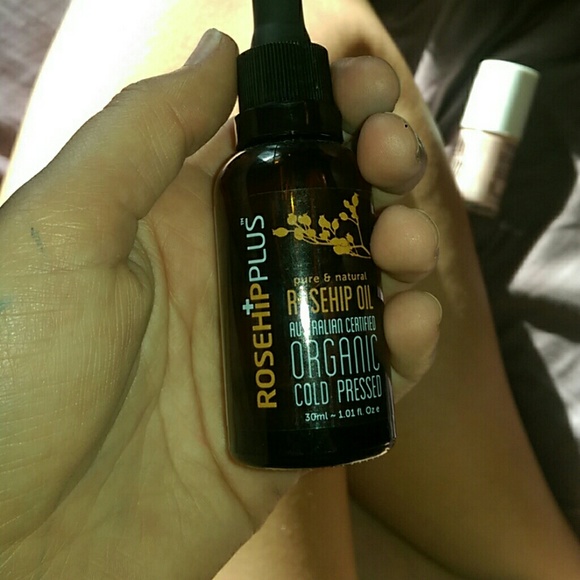Rosehip oil