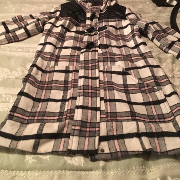 Coat. Never been worn - Picture 2 of 2