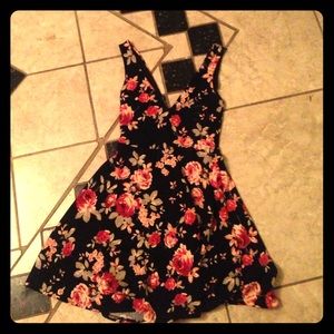 Floral dress!🌼🌸🌺🌻💐🌹🌷