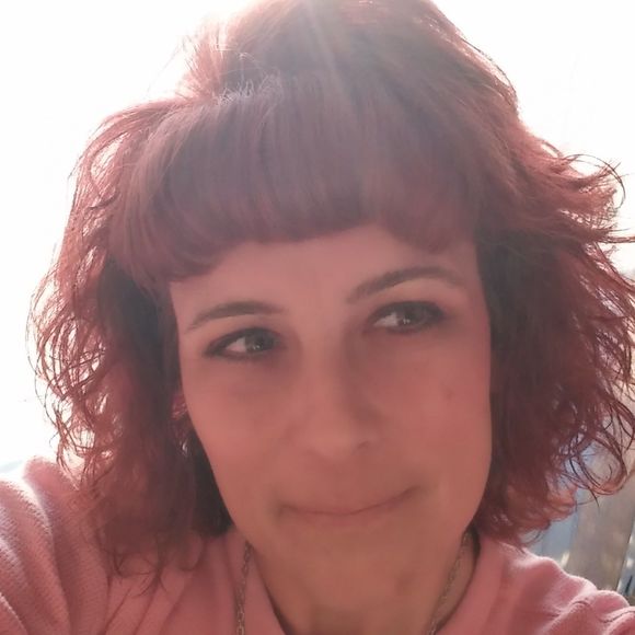 Meet your Posher, Jessica - Picture 1 of 1