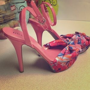 Guess floral print platform heel size 10