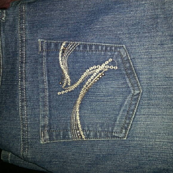 NWOT. CUTE JEANS - Picture 3 of 4