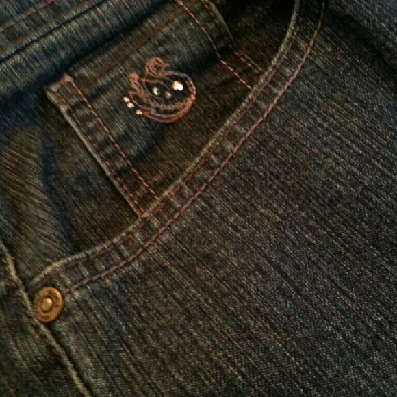 NWOT. CUTE JEANS - Picture 2 of 4