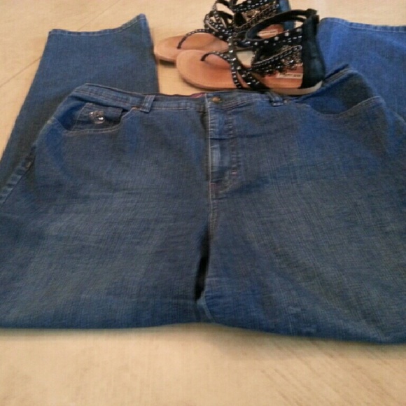 NWOT. CUTE JEANS - Picture 4 of 4