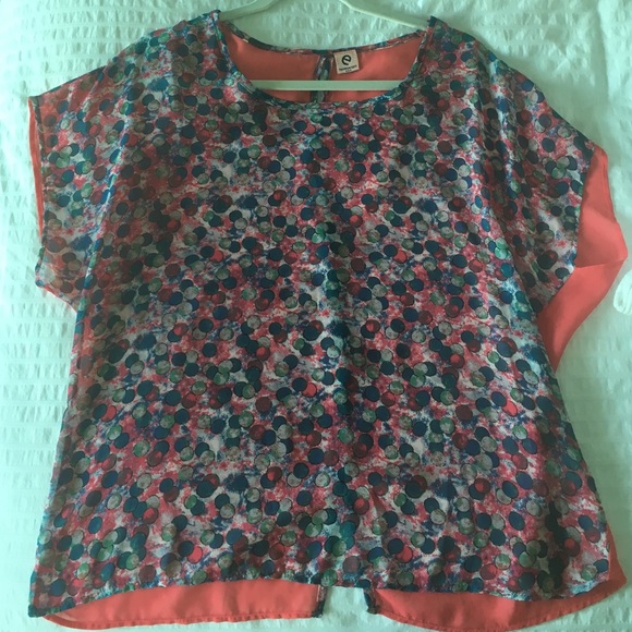 Fashion exit top