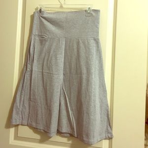 Grey pull on, stretchy skirt