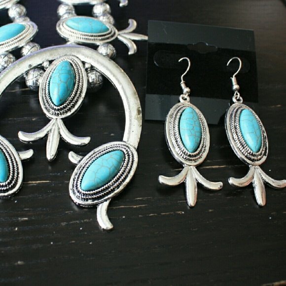 Stun Em squash blossom style statement necklace - Picture 4 of 4