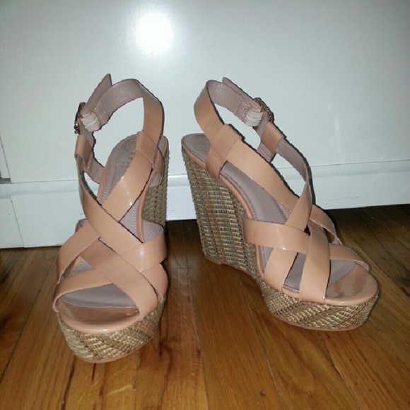 Vince Camuto size 9.5 Hattie Sandal