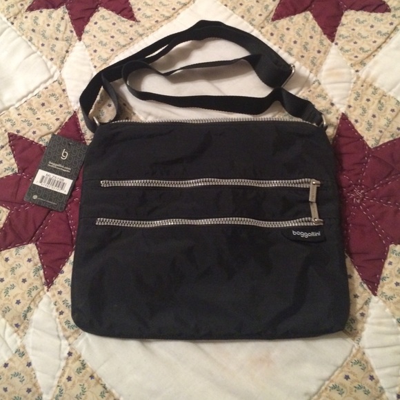 baggallini black zipper purse