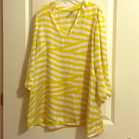 Yellow and white three quarter length top