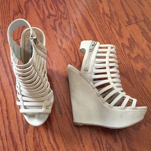 Steve Madden Tan Wedges