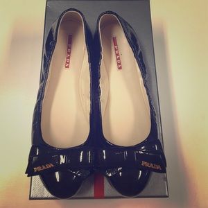 Black patent ballet flats