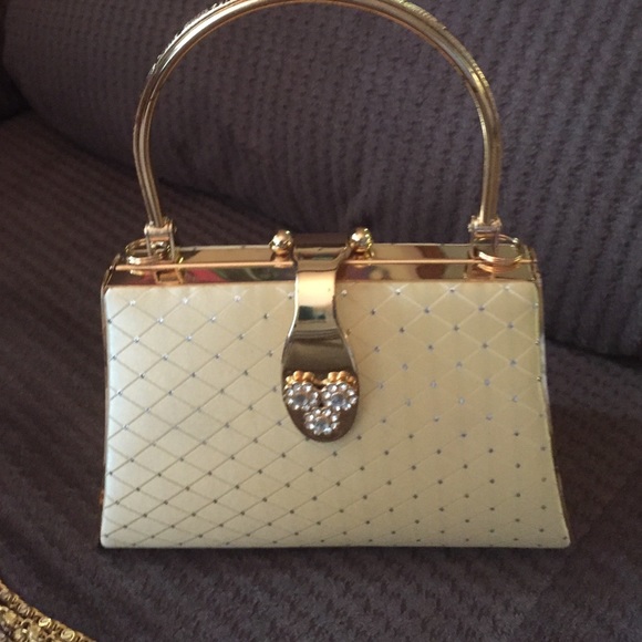 Gold and silver sparkle clutch beautiful details!