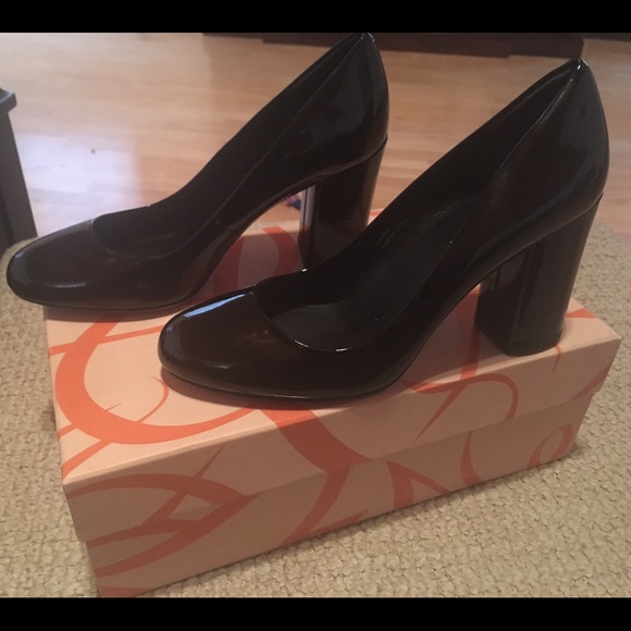 Via Spiga V-Carmen Black Pumps