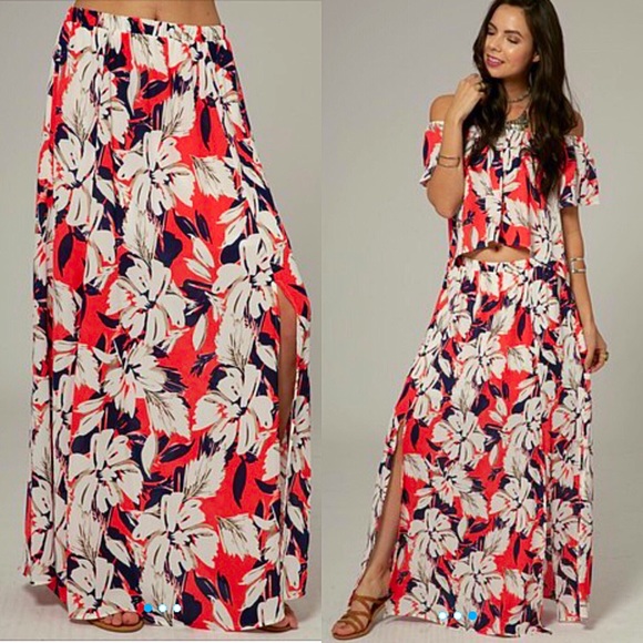 Floral Two Piece Set - Picture 2 of 4