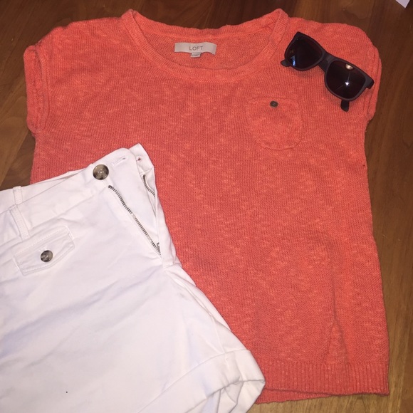 Short sleeve light sweater top