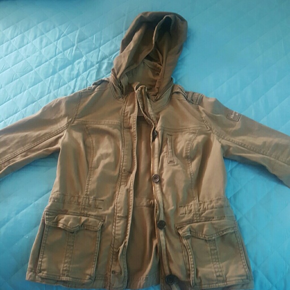 Abercrombie and finch army green jacket (M)