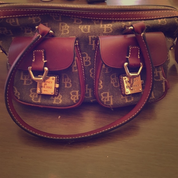 Dooney and Bourke Authentic purse - Picture 1 of 1