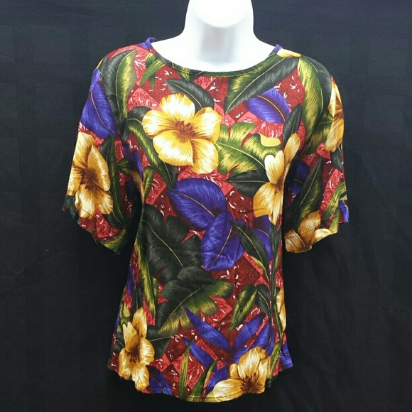 Hawaiian floral top ??????