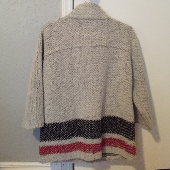 A light jacket - Picture 3 of 3
