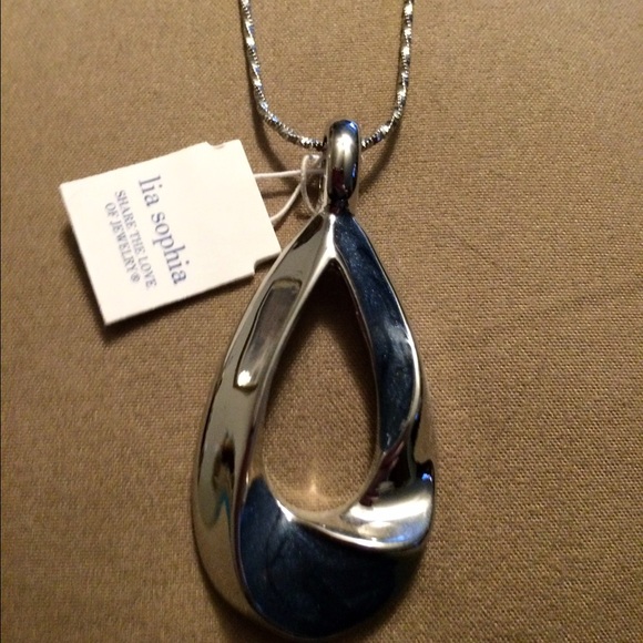 NWT Lia Sophia Blue/Silver Necklace. MUST BUNDLE