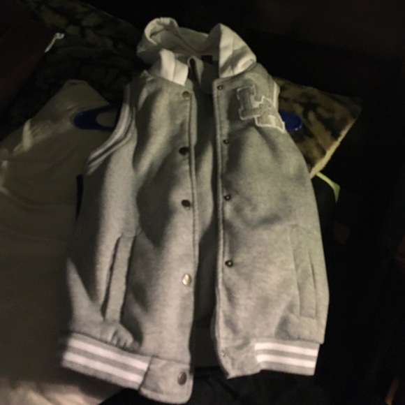 vest//jacket - Picture 2 of 3