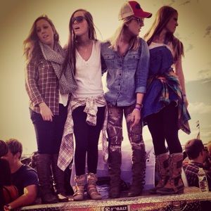 Sorel Conquest Carly boots-very comfy and cute!