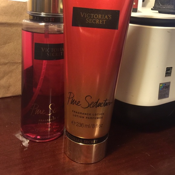 VS Pure Seduction spray and lotion