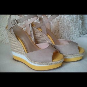 ELLE ' Everly' Platform wedge sandal 💛🔥