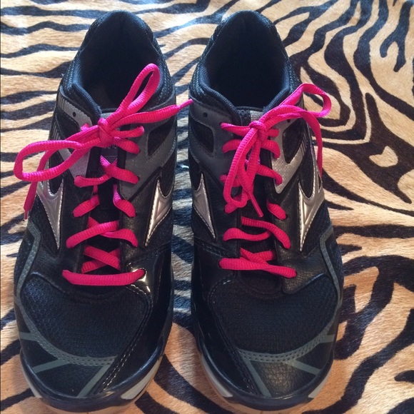 Volleyball shoes