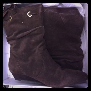 White Mountain size 11 women's boots brown