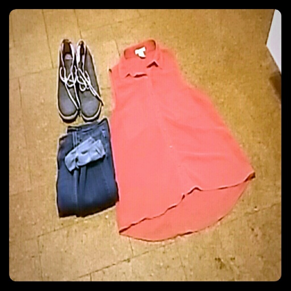 Pink (see through) sleeveless button up shirt