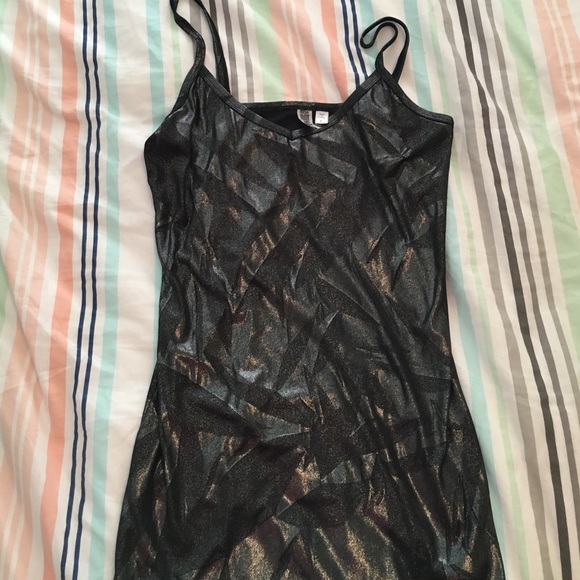 BKE shiny v-neck tank top